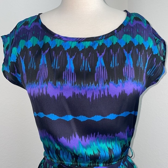 014: FOREVER 21 polyester mini dress blue purple cinched waist w/ ties in small - Picture 3 of 11